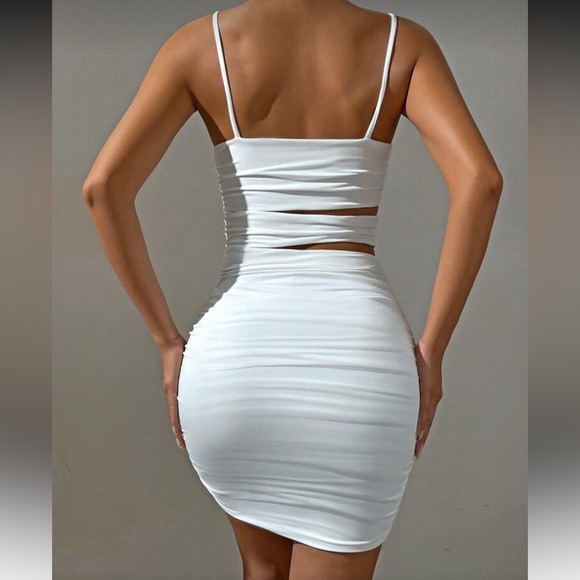NEW White cut out body con dress. Size XSmall - Picture 2 of 7